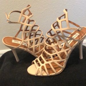 Steve Madden Beige/Nude Sz 9 1/2 Sandals